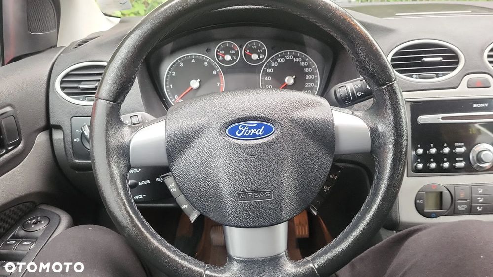 Ford Focus 2.0 16V Titanium - 3