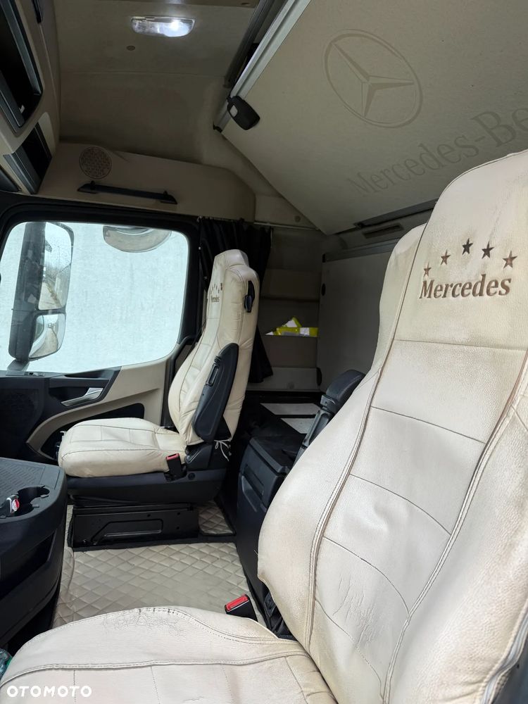 Mercedes-Benz Actros 1845 StreamSpace - 9