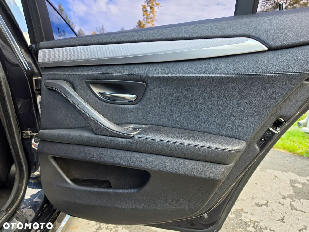 BMW Seria 5 - 32