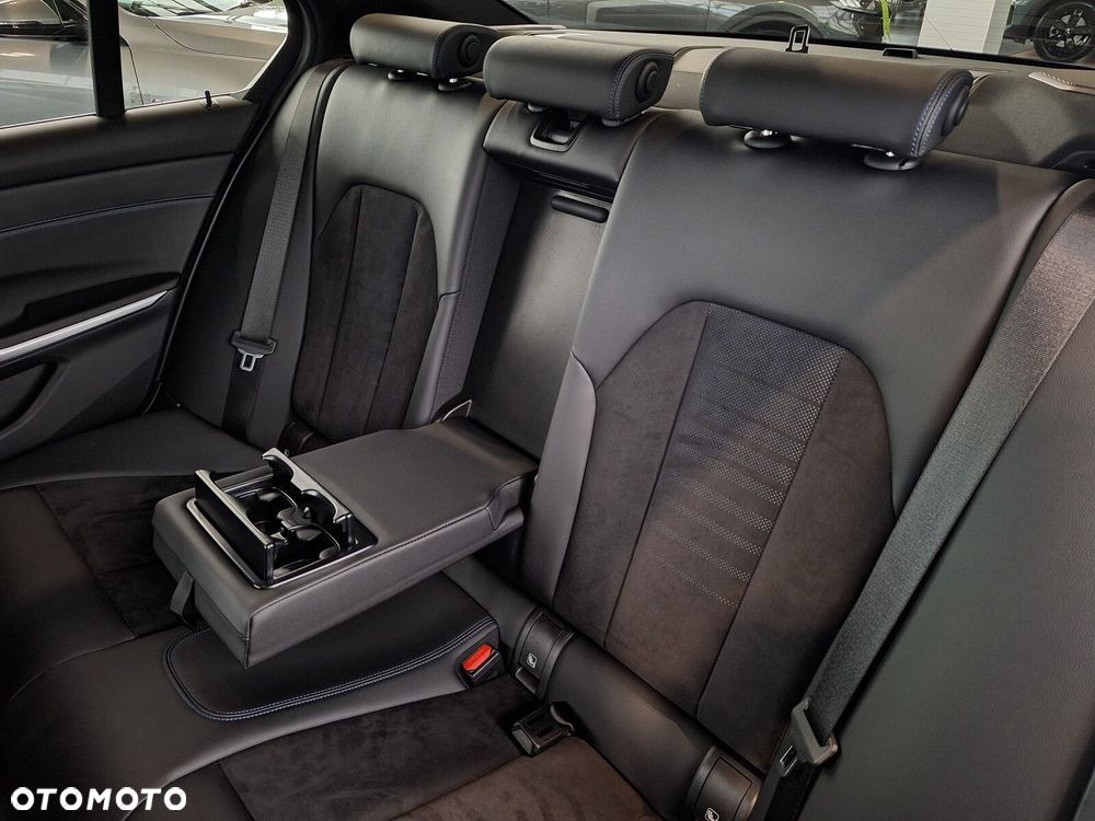 BMW Seria 3 320d xDrive M Sport sport - 23