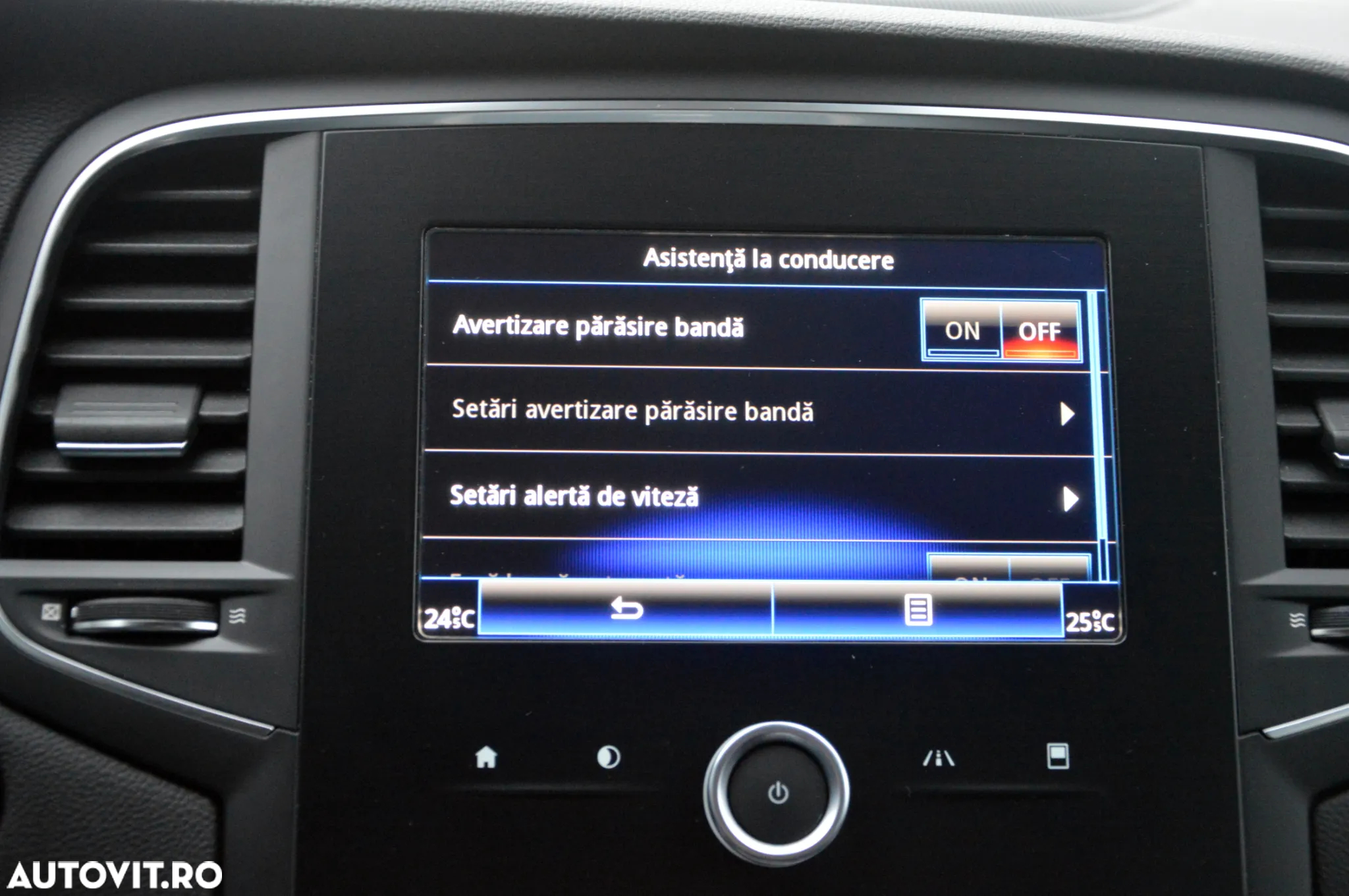 Renault Megane BLUE dCi 115 EDC BUSINESS EDITION - 28