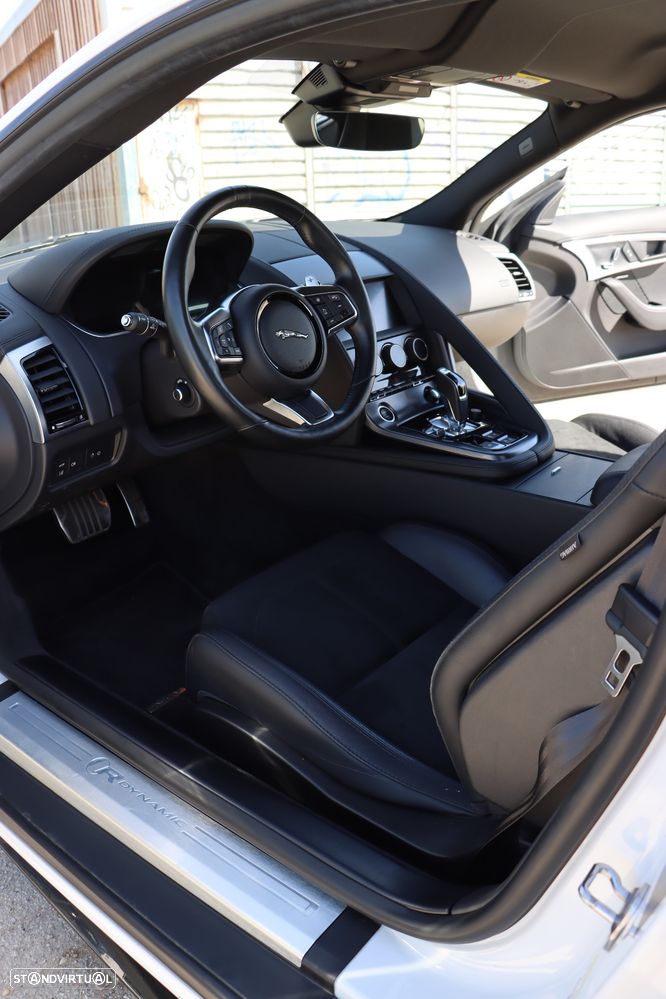 Jaguar F-Type 2.0 i4 R-Dynamic - 30