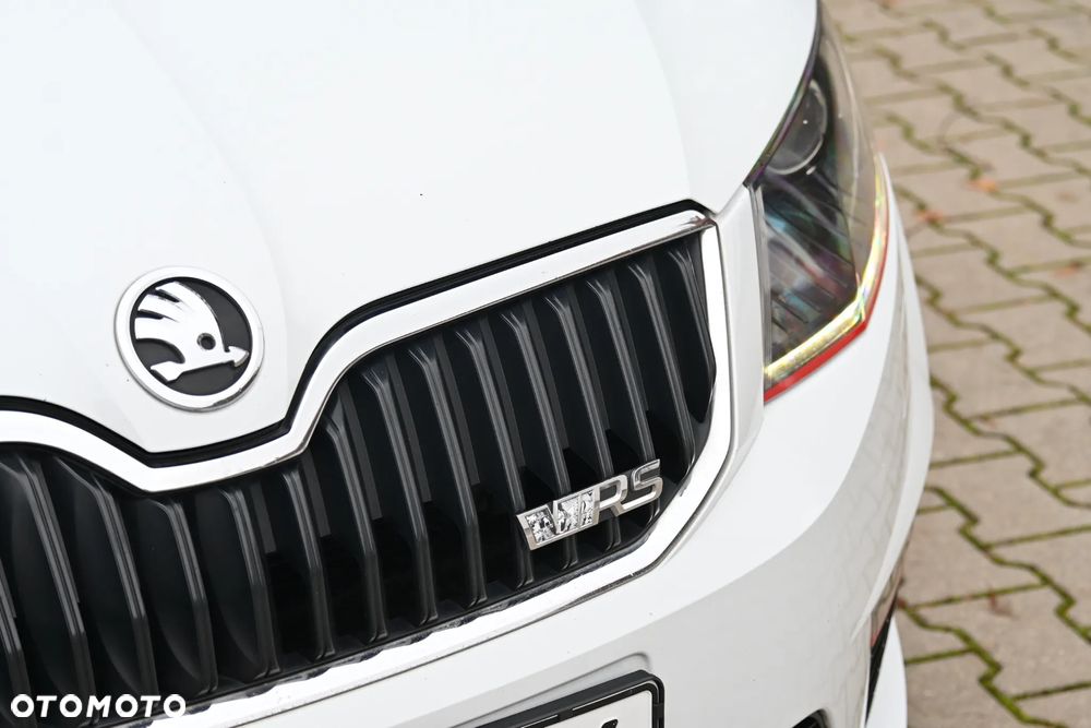 Skoda Octavia Combi 2.0 TDI DSG RS - 20