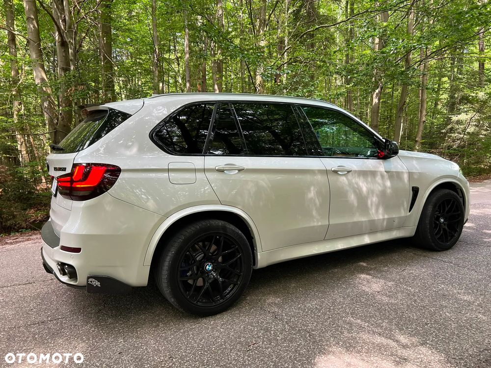 BMW X5 M M50i - 8