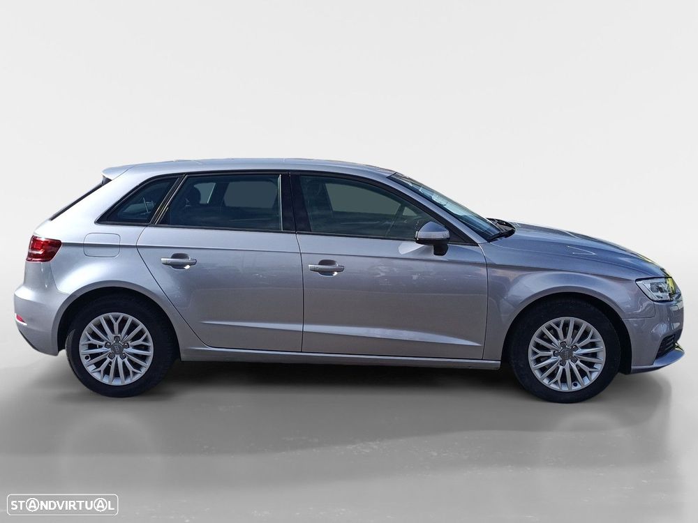 Audi A3 Sportback 1.6 TDI - 6