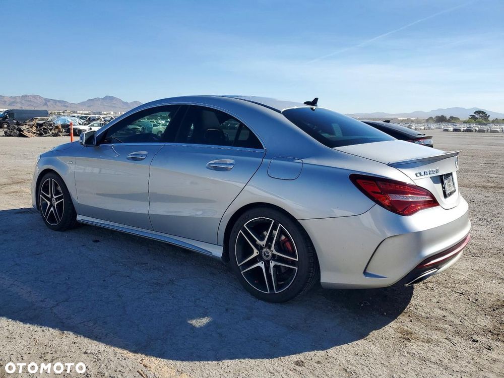 Mercedes-Benz CLA 250 4Matic 7G-DCT AMG Line - 3