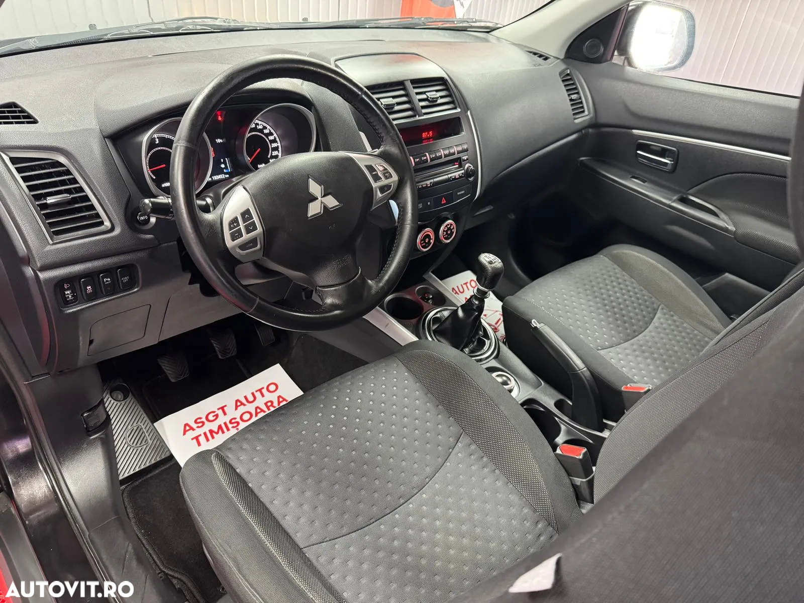 Mitsubishi ASX - 9