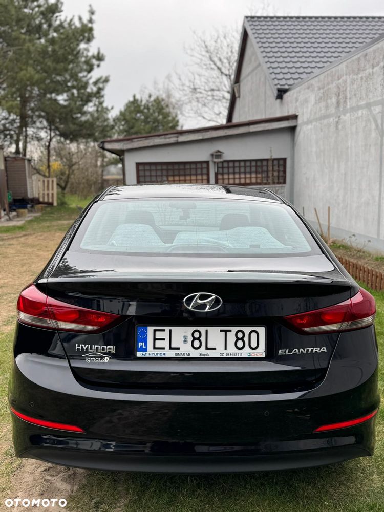 Hyundai Elantra 1.6 Comfort - 30