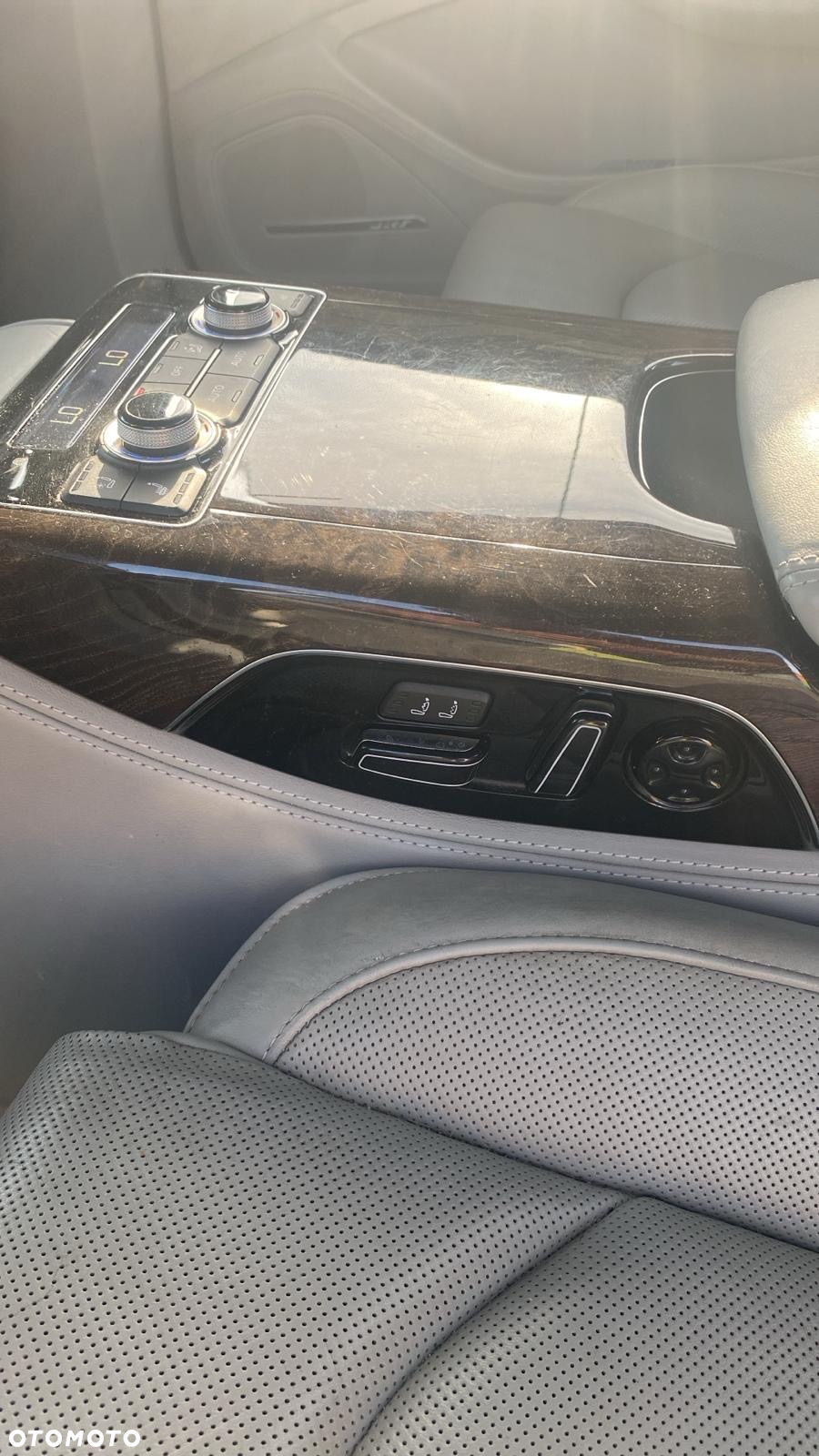 Audi A8 4.2 FSI L Quattro - 18