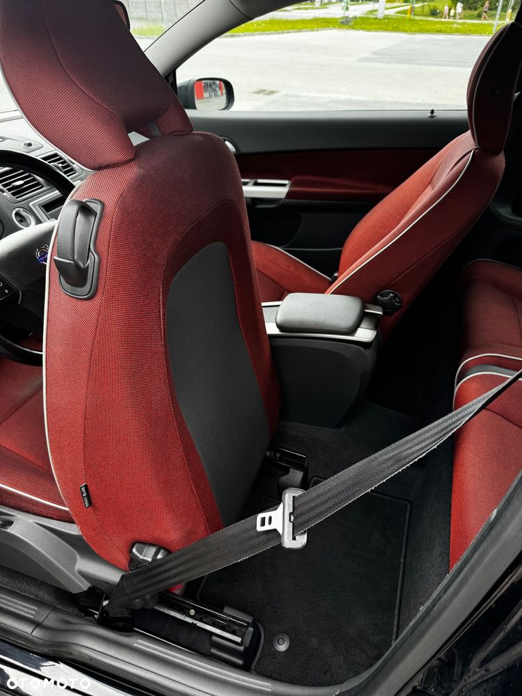 Volvo C30 2.0D Momentum - 24
