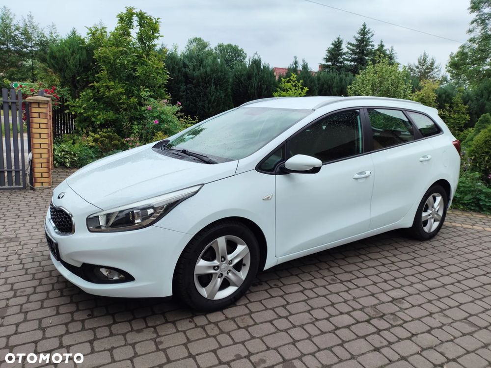 Kia Ceed - 11