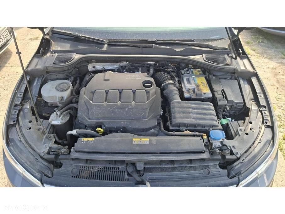 Volkswagen Golf - 25