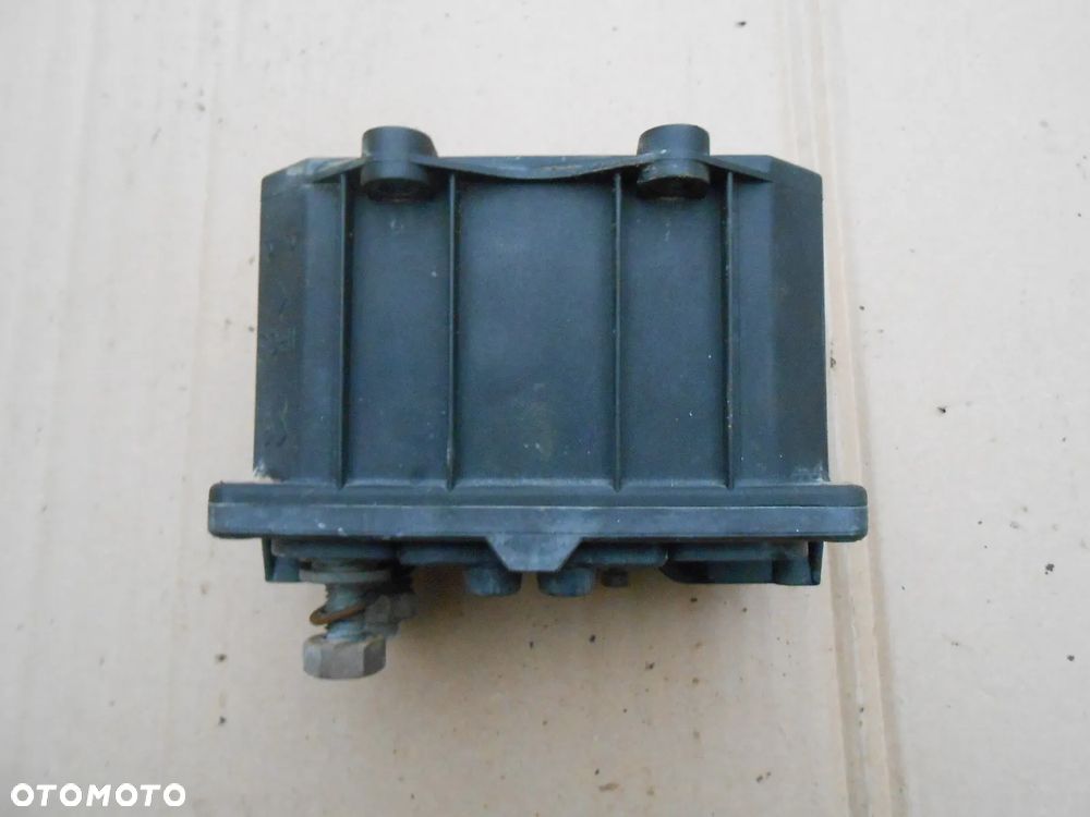 Wyłącznik główny prądu AL157174 John Deere 6920 - 5