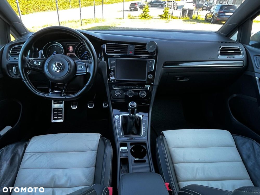 Volkswagen Golf - 3