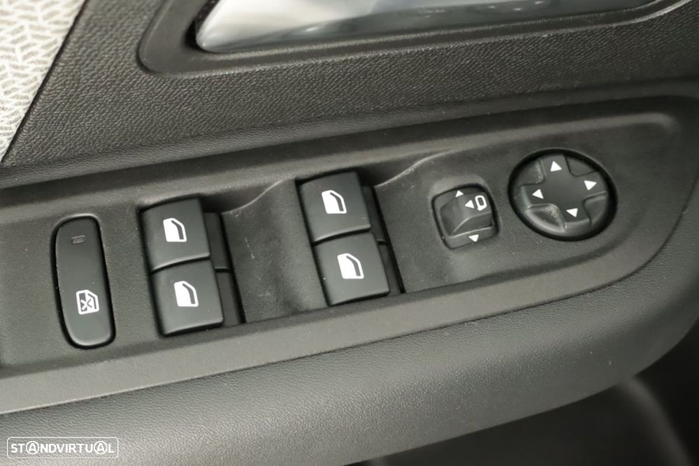 Citroën C4 1.2 PureTech Plus EAT8 - 19