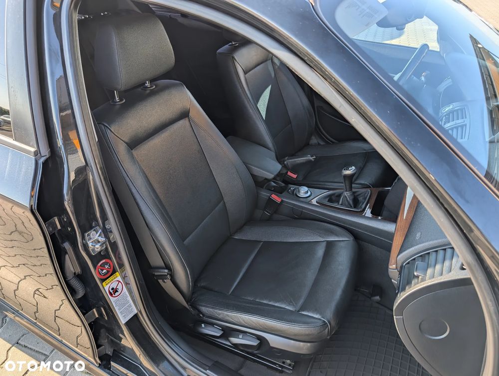 BMW Seria 1 120i - 35