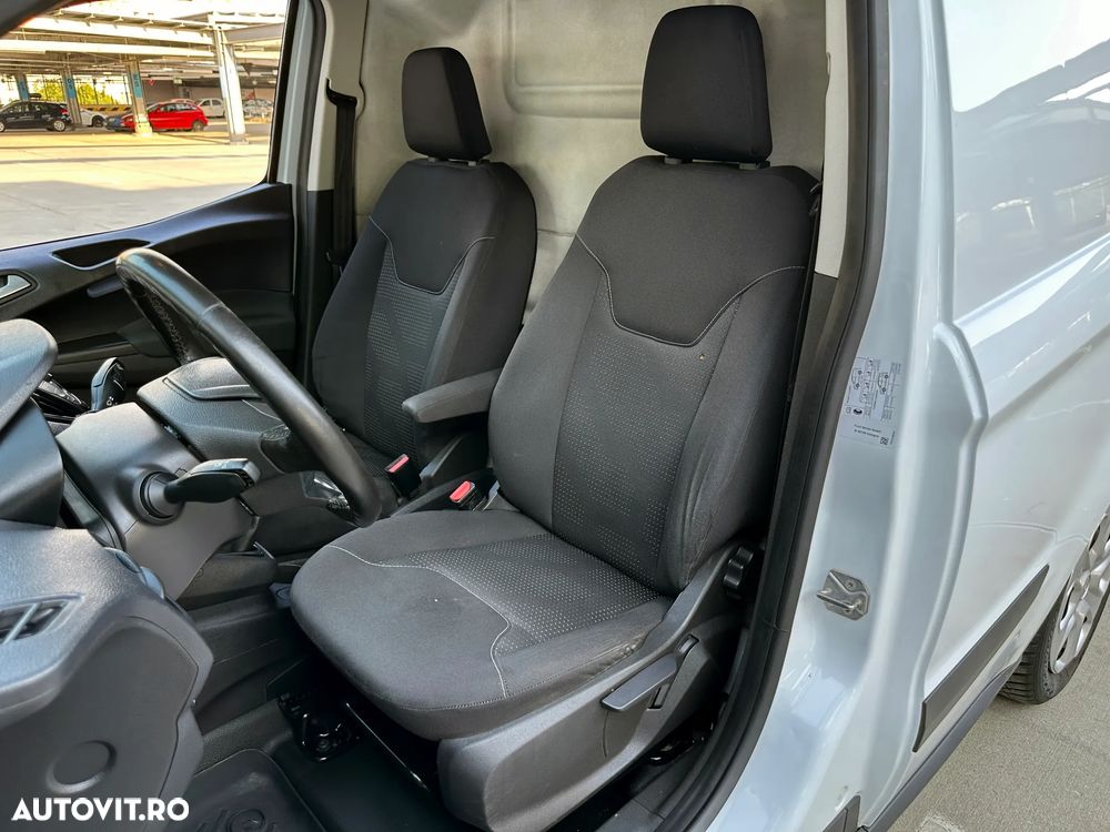 Ford Courier Van - 13
