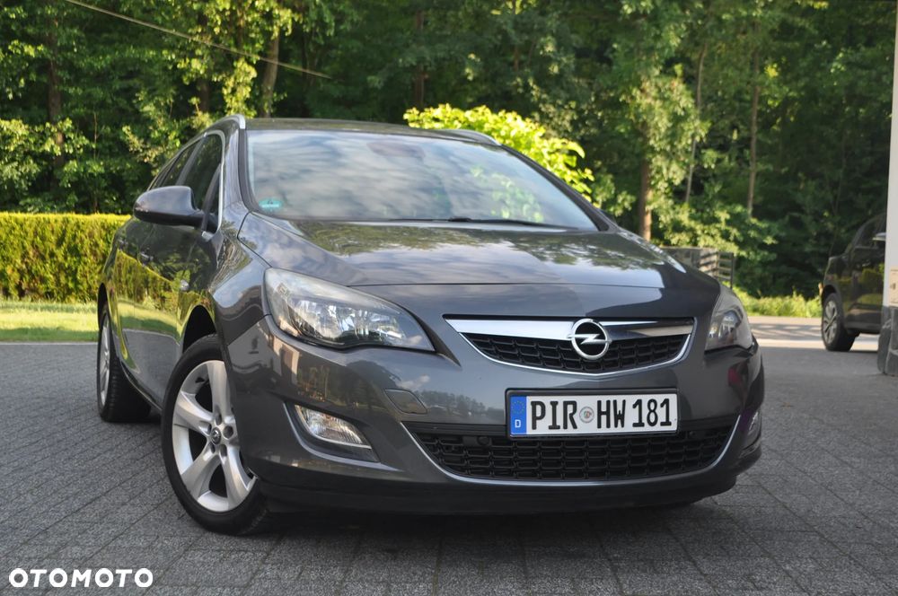 Opel Astra 1.4 Turbo Edition Sport - 1