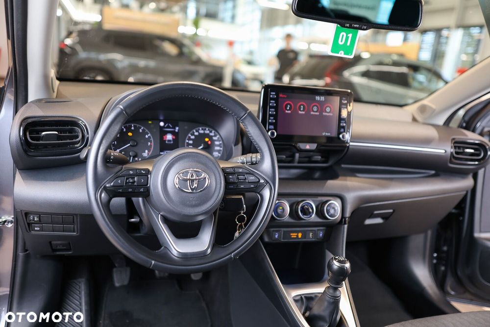 Toyota Yaris - 24