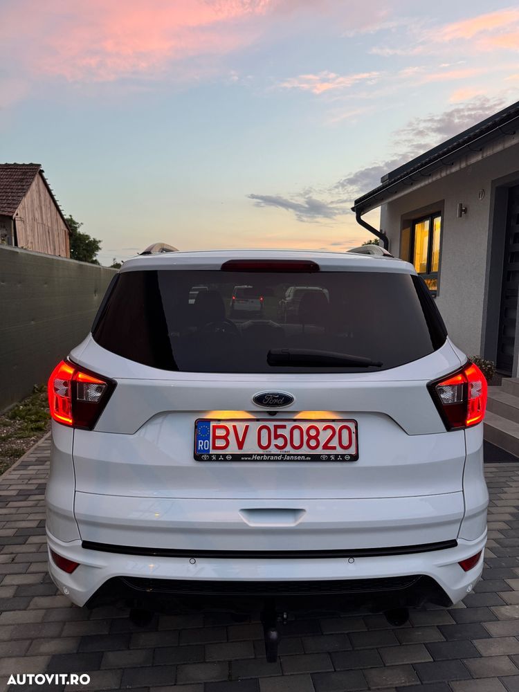 Ford Kuga 2.0 TDCi 4WD Powershift ST-Line - 12