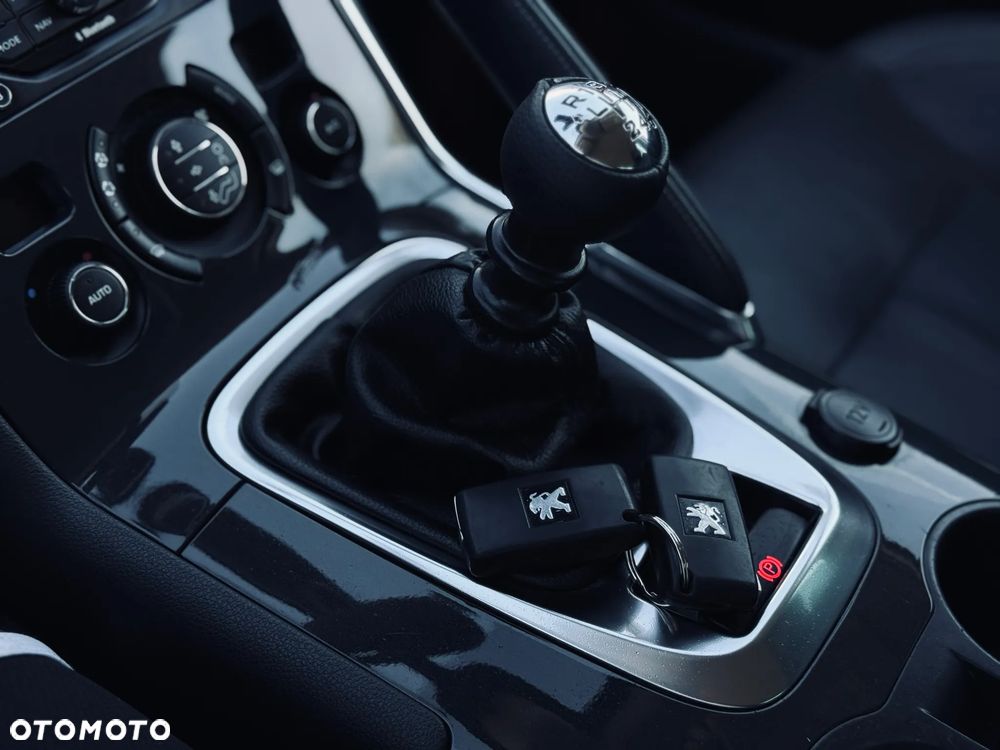 Peugeot 3008 BlueHDi 150 Stop & Start Allure - 29