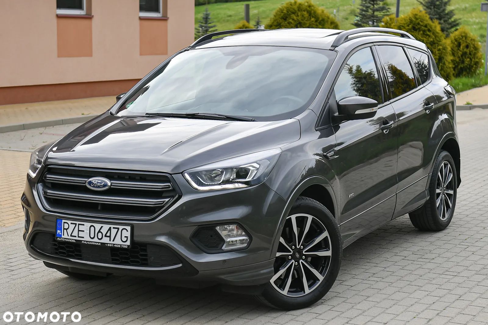 Ford Kuga - 1