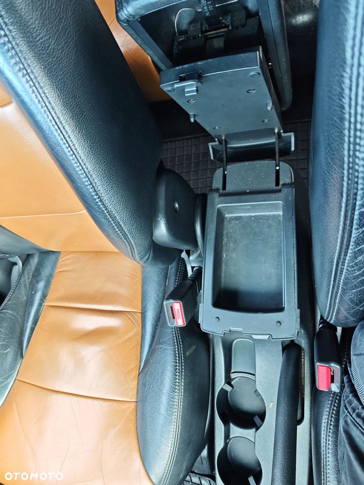 Hyundai Tucson 2.0 Comfort 2WD - 30