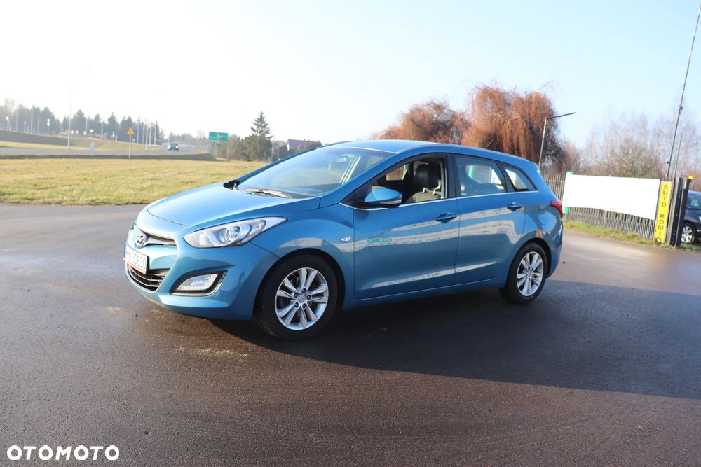 Hyundai i30 blue Kombi 1.6 CRDi Trend