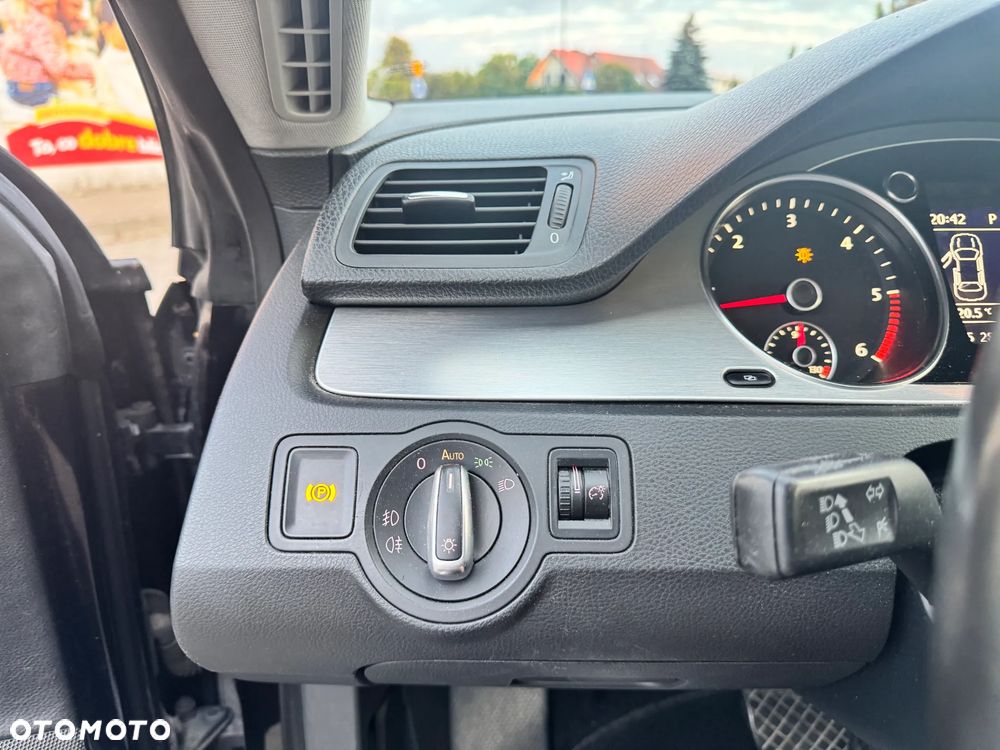 Volkswagen Passat CC - 24