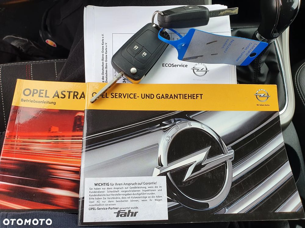Opel Astra 1.4 Turbo 150 Jahre - 23