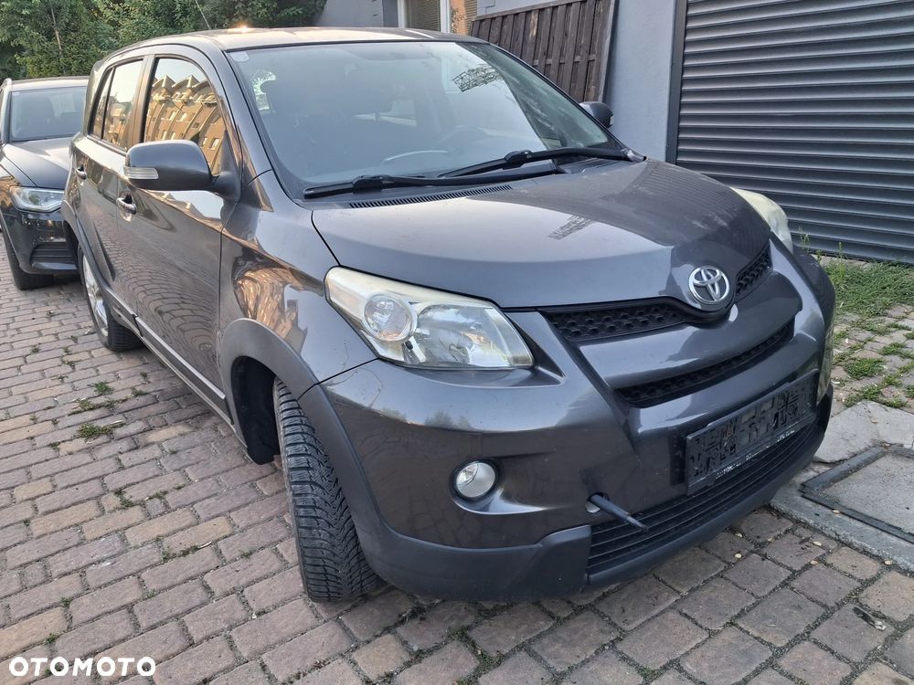 Volkswagen Touran - 1