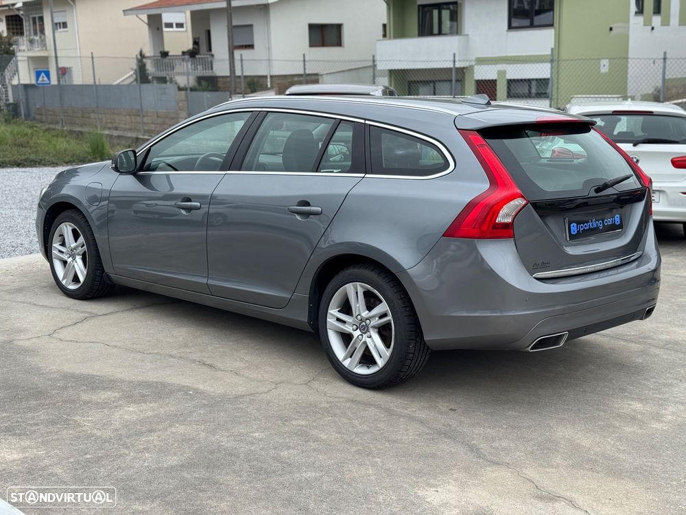 Volvo V60 2.4 D6 Summum AWD Phev - 4