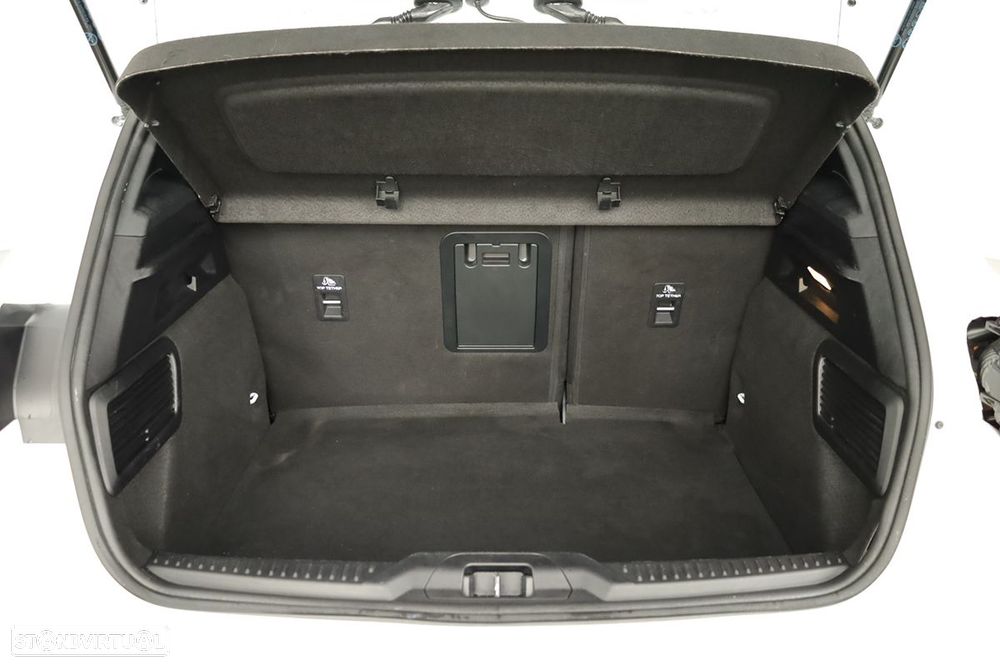 Ford Focus 1.0 EcoBoost MHEV ST-Line X - 23