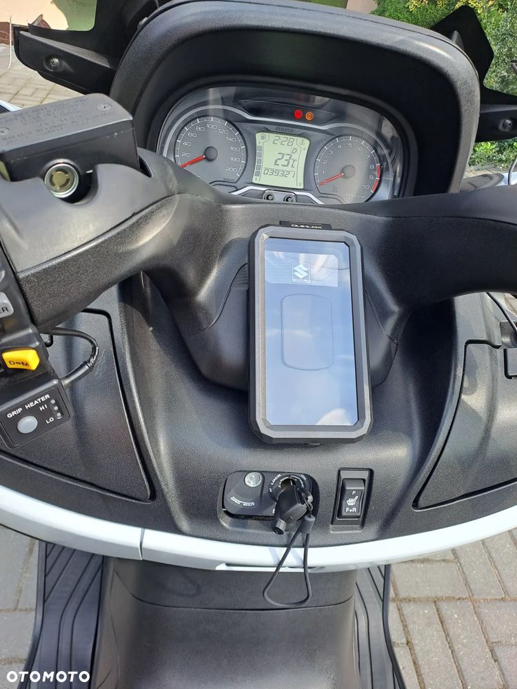 Suzuki Burgman - 12