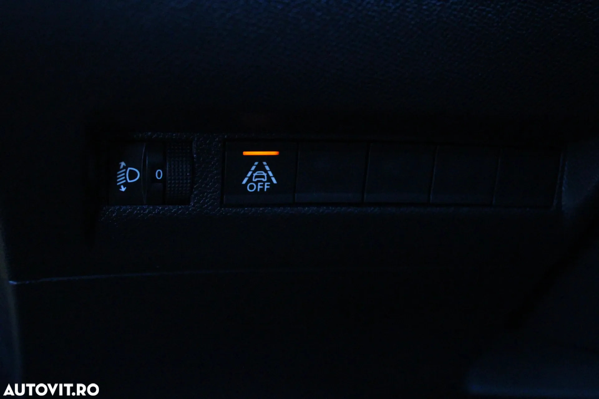 Peugeot 208 1.2L PureTech 75 S&S BVM5 Active - 13