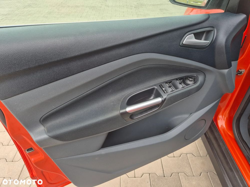 Ford C-MAX 1.6 Ti-VCT Champions Edition - 15