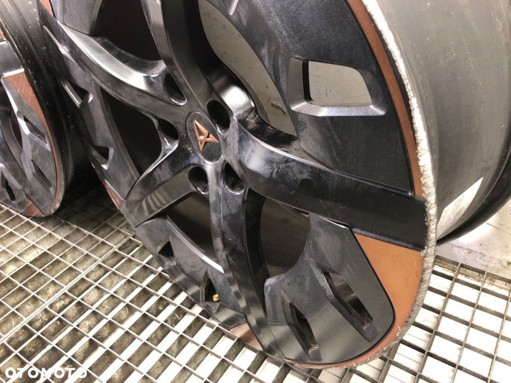 FELGI ALUMINIOWE KOMPLET 19" 8J 5X112 57,1 ET 45  CUPRA ATECA (KH7, KHP) 2018 - 2025 1.5 TSI 110 kW - 10