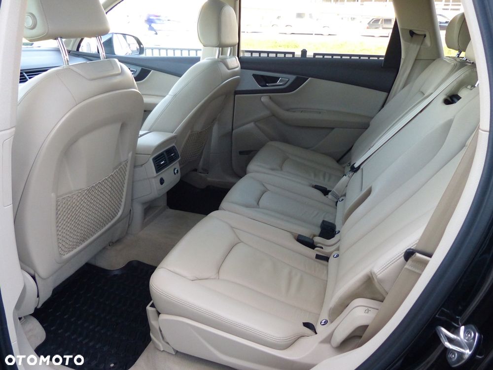 Audi Q7 - 12