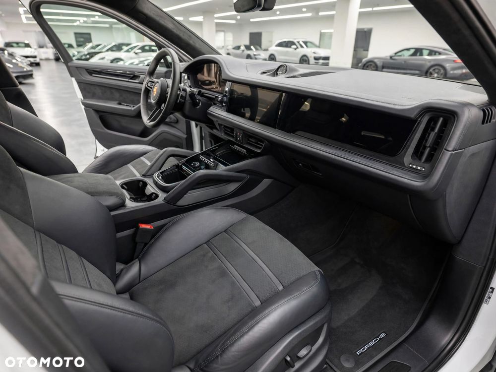 Porsche Cayenne - 5