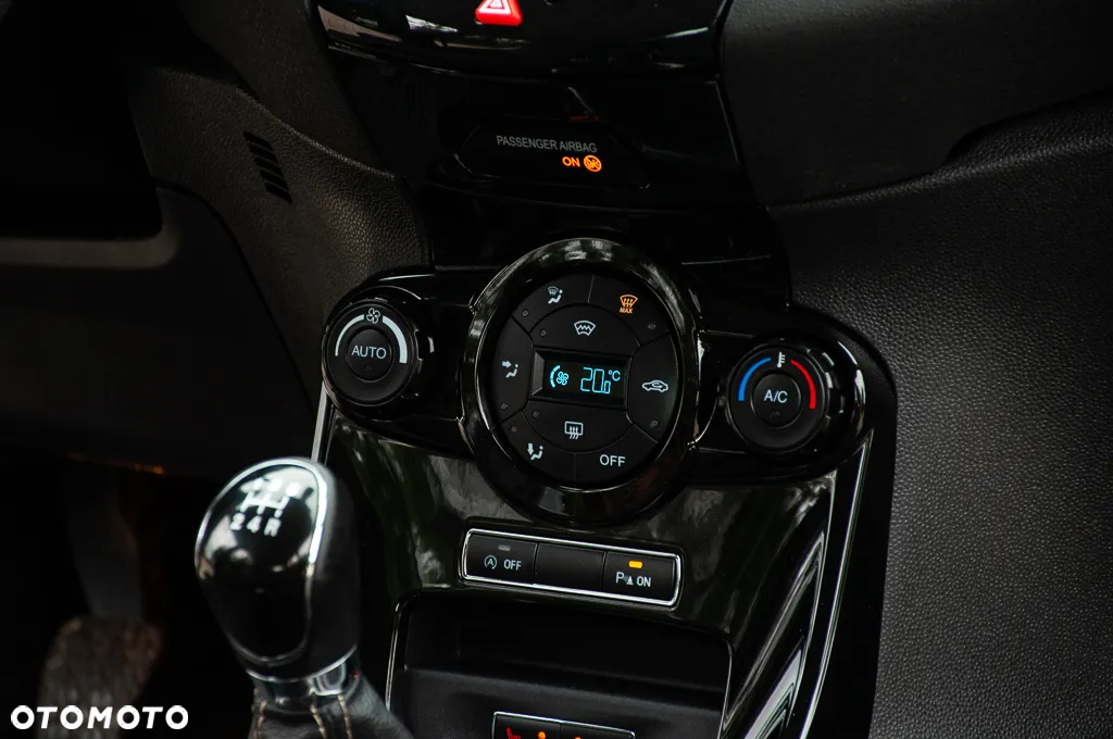 Ford Fiesta 1.0 EcoBoost Titanium - 10