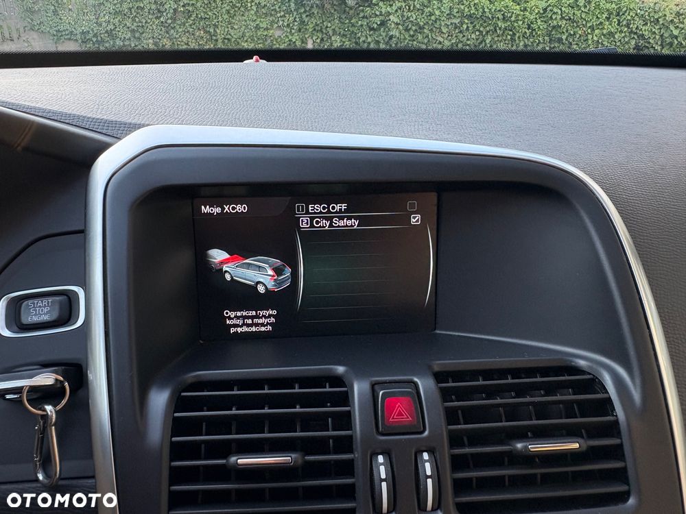 Volvo XC 60 T5 Drive-E Momentum - 22
