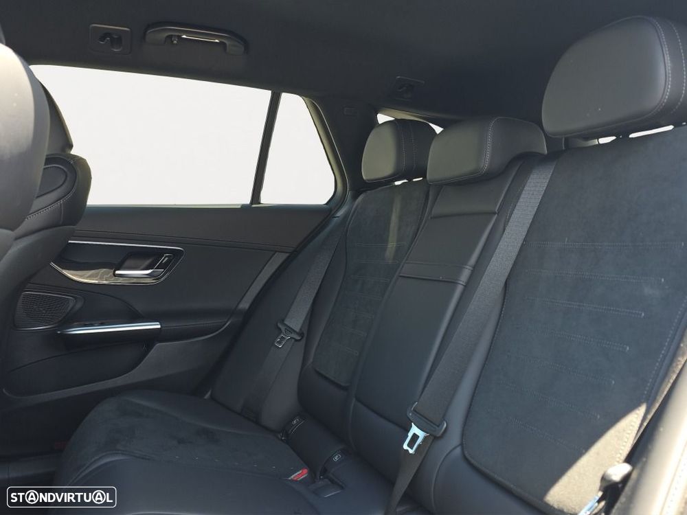 Mercedes-Benz C 300 — fotografia 15