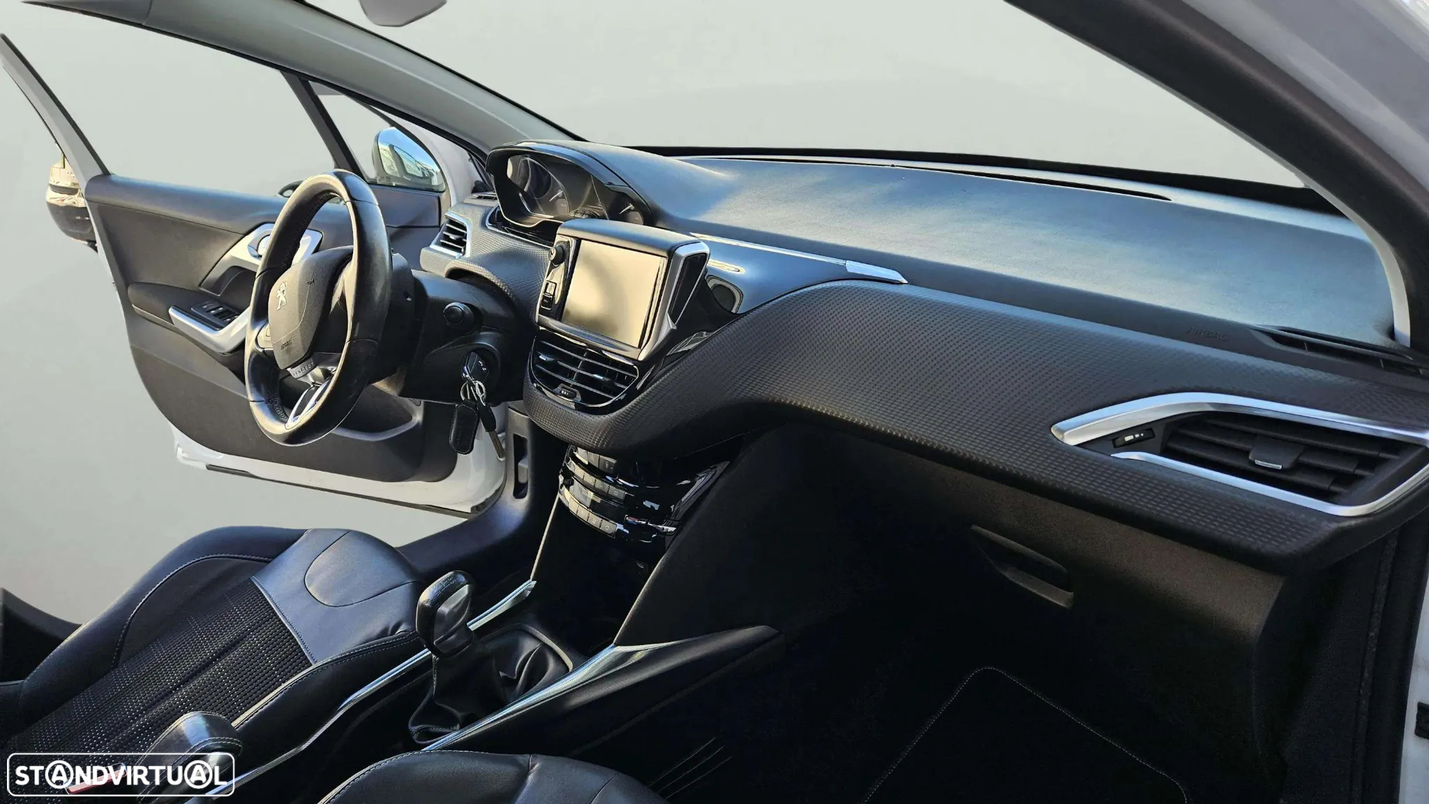 Peugeot 2008 1.2 PureTech Allure - 14