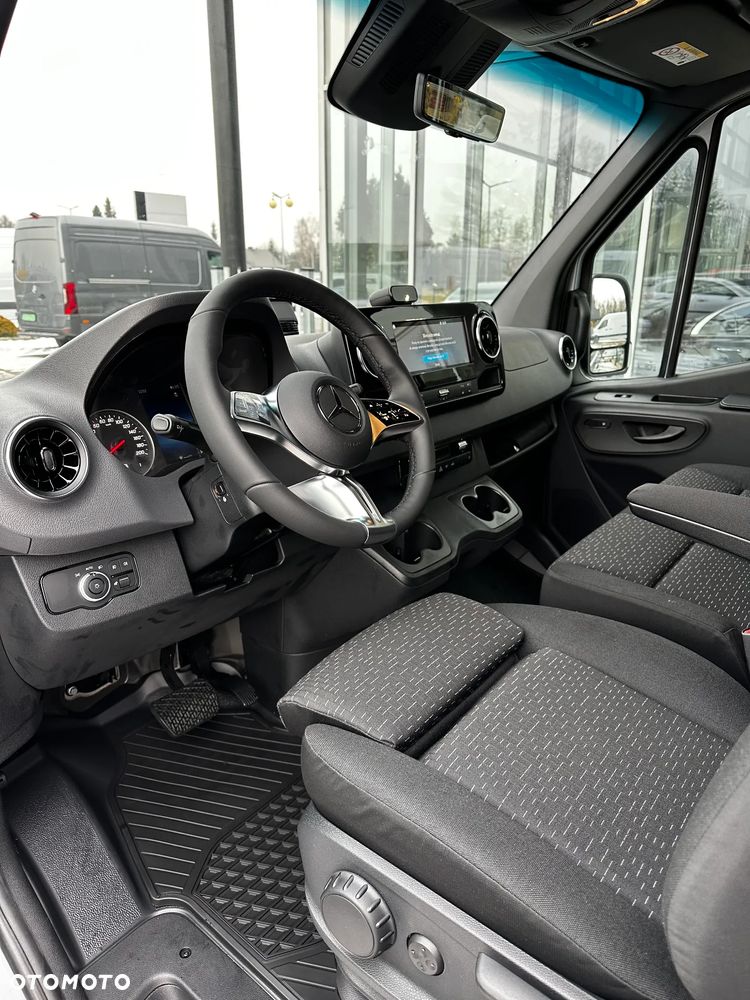 Mercedes-Benz Sprinter 319 CDI Furgon Select długi 4325 mm L3H2 - 19