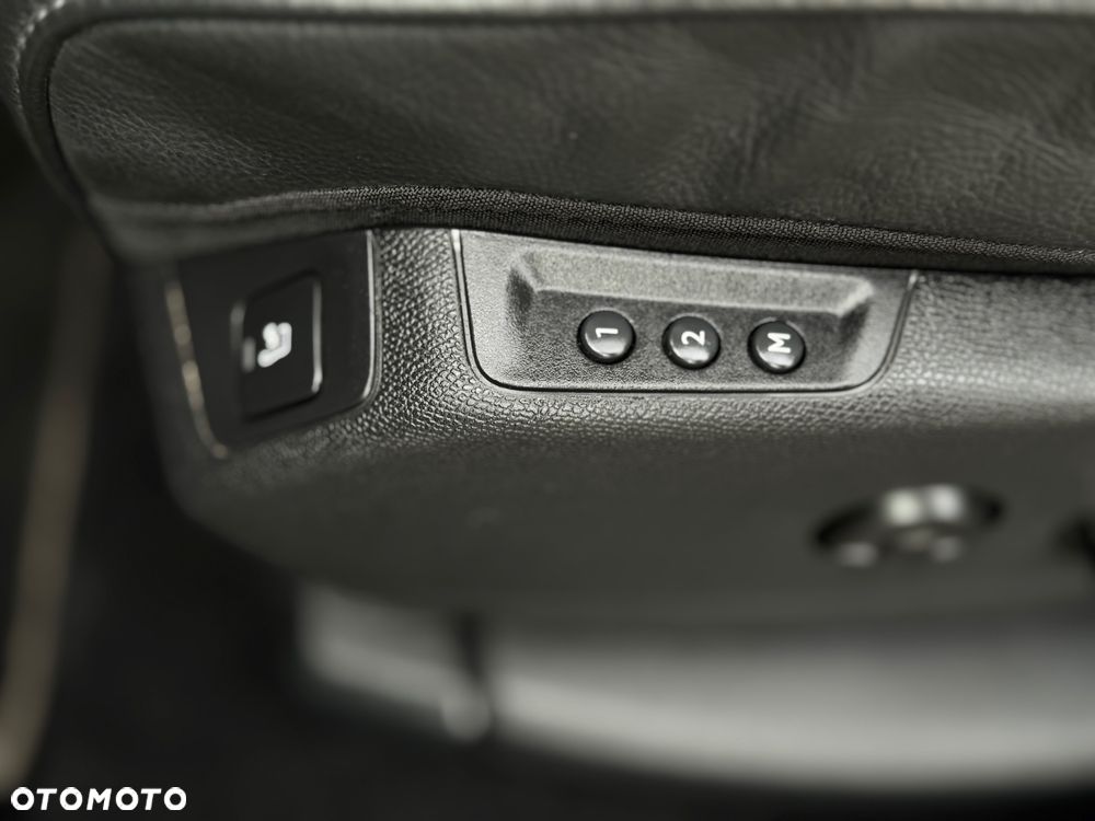 DS Automobiles DS 7 Crossback 1.6 PureTech Performance Line + - 38