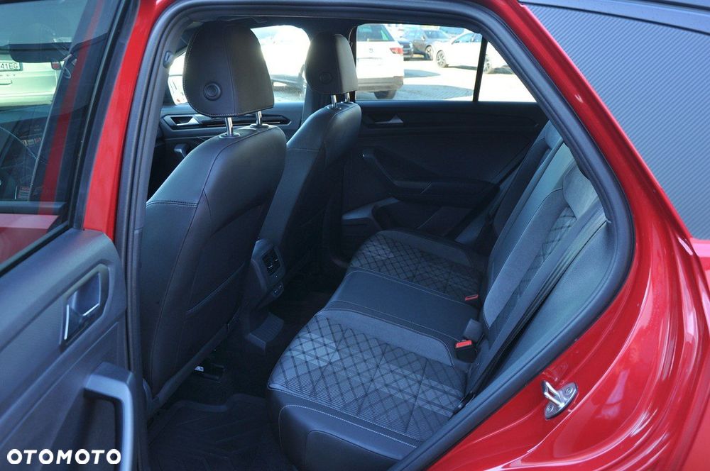 Volkswagen T-Roc - 17