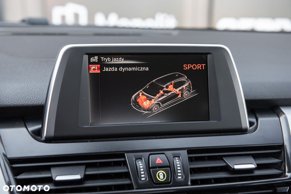 BMW Seria 2 218i - 25