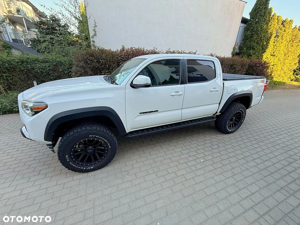 Toyota Tacoma - 7