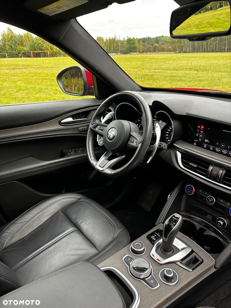 Alfa Romeo Stelvio 2.0 Turbo 16V AT8-Q4 Ti - 14