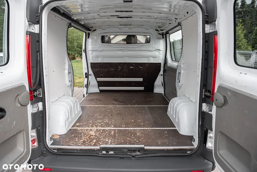 Opel Vivaro - 10